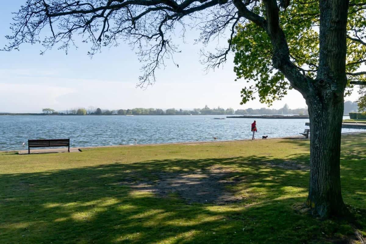 Park Lake View Poole Exteriér fotografie